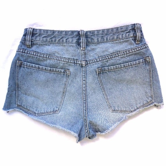 Amuse Society Distressed Easton Light Wash Denim Jean Shorts - Cheeky HiWaist 25 - Picture 4 of 4